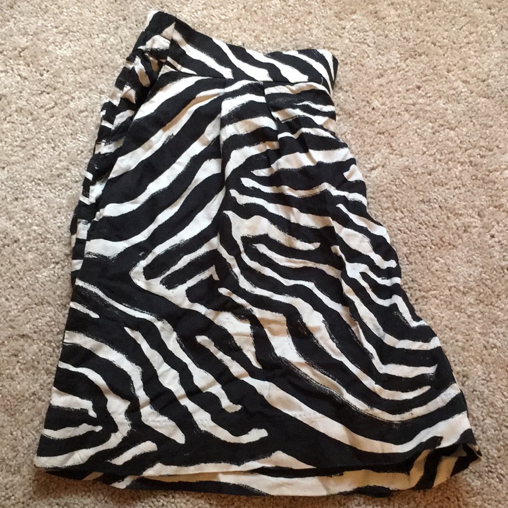 Adorable Shorts with Pockets! - Picture 3 of 6